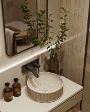 AM309_cover_CA_camera_bathroom_007_2048x2560