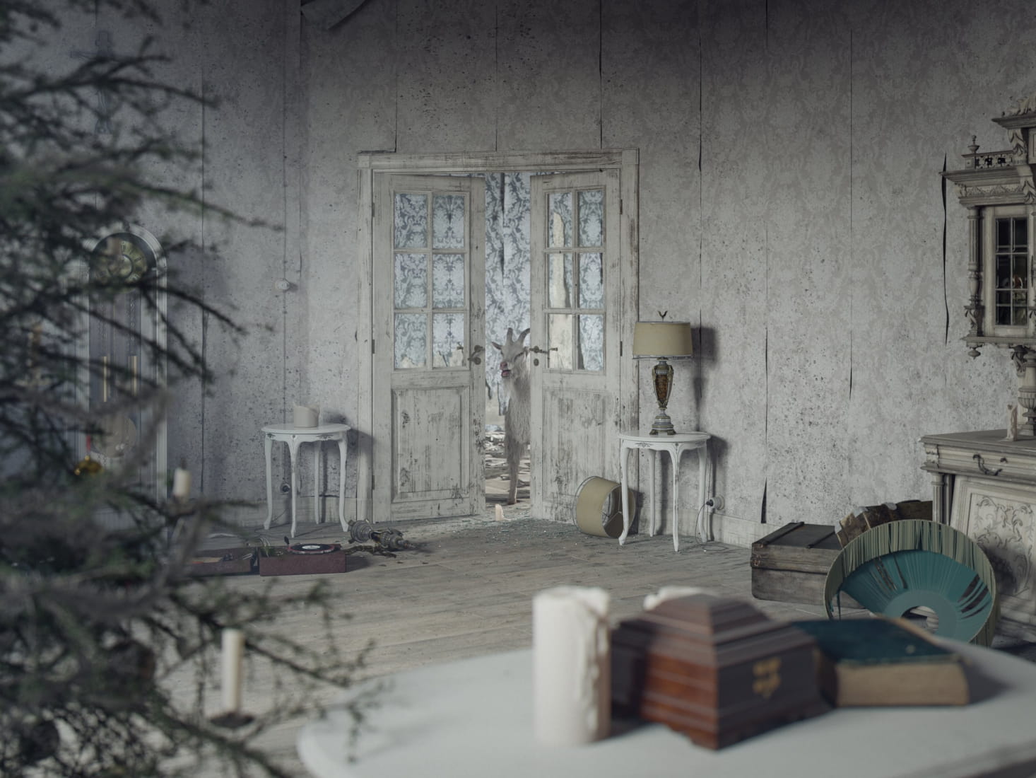 abandoned-christmas-room