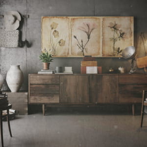 Contrate room
