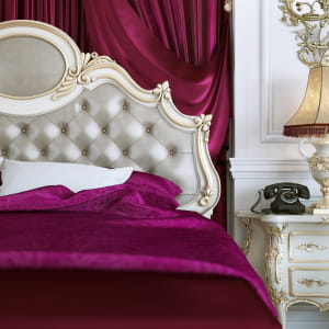 the queen room