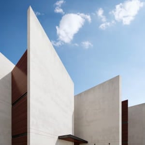 Salvatierra 150 Building